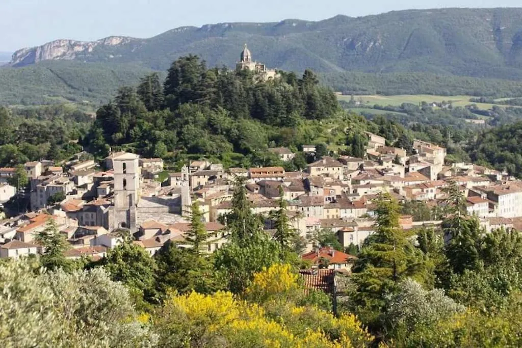 Gite Les Granges Dans Ferme Provencale. 14 Pers Ongles 0*,  France
